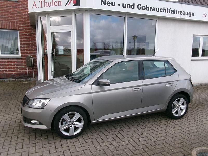 Gebraucht Skoda Fabia Cool Plus 60 PS (44 kW) 2017 Beige Limousine