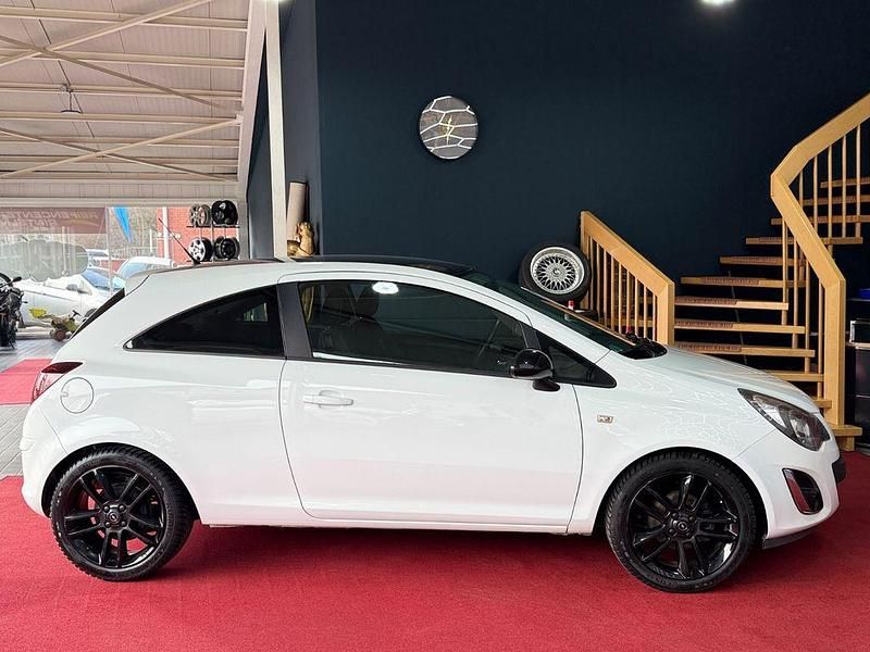 Gebraucht Opel Corsa Color Edition 87 PS (63 kW) 2014 Weiß Kleinwagen