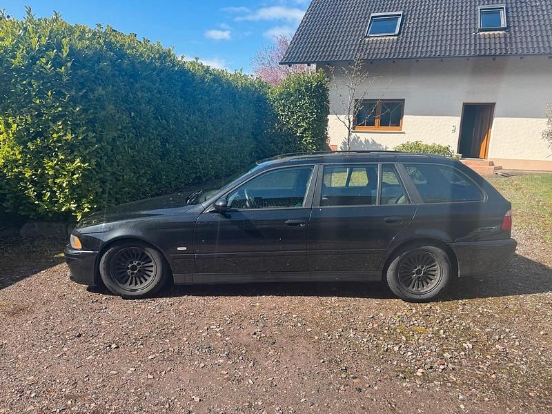 Gebraucht BMW 530 Shadowline 193 PS (141 kW) 2002 Schwarz Kombi