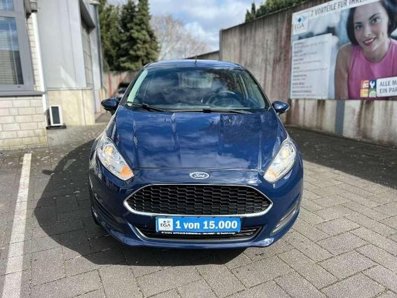 Gebraucht Ford Fiesta Trend 82 PS (60 kW) 2017 Blau Limousine