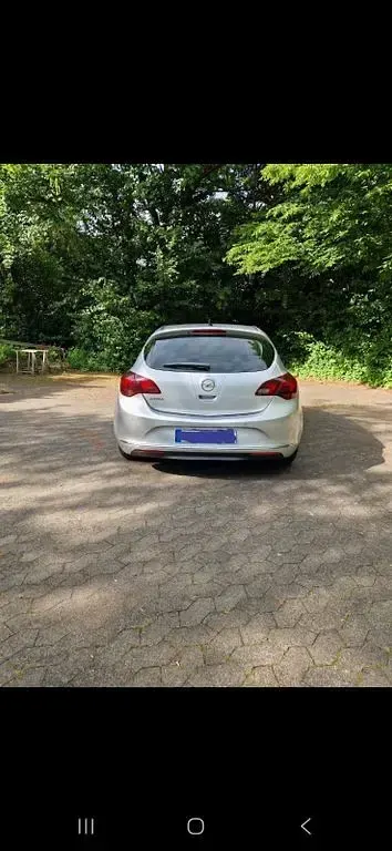Gebraucht Opel Astra Energy 120 PS (88 kW) 2014 Silber Limousine