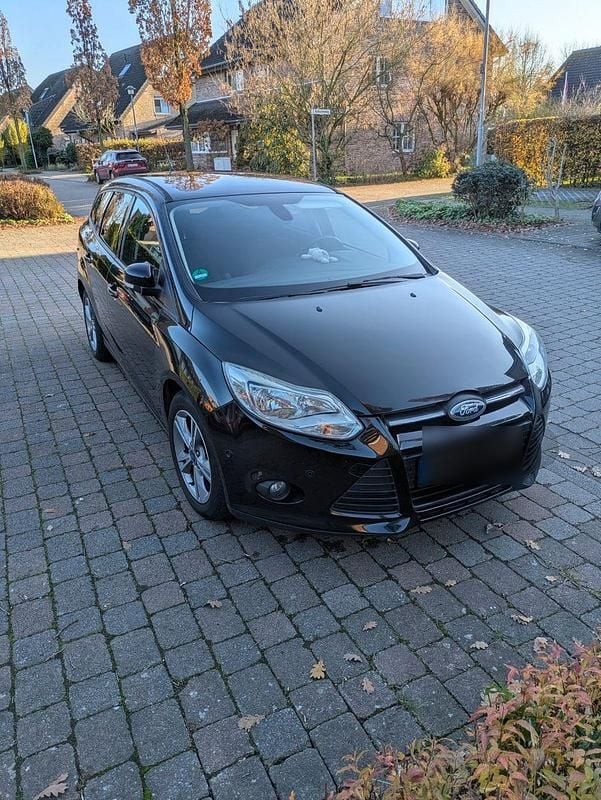 Gebraucht Ford Focus SYNC Edition 125 PS (91 kW) 2014 Schwarz Kombi