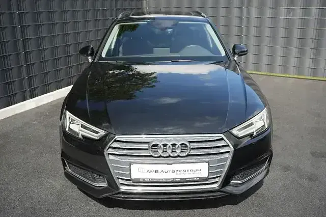 Gebraucht Audi A4 Sport 190 PS (139 kW) 2019 Schwarz Kombi
