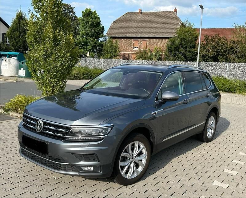 Grau Gebraucht 2018 VW Tiguan Allspace SUV | 22.999 € (Etwas zu teuer) - Bild 1/4