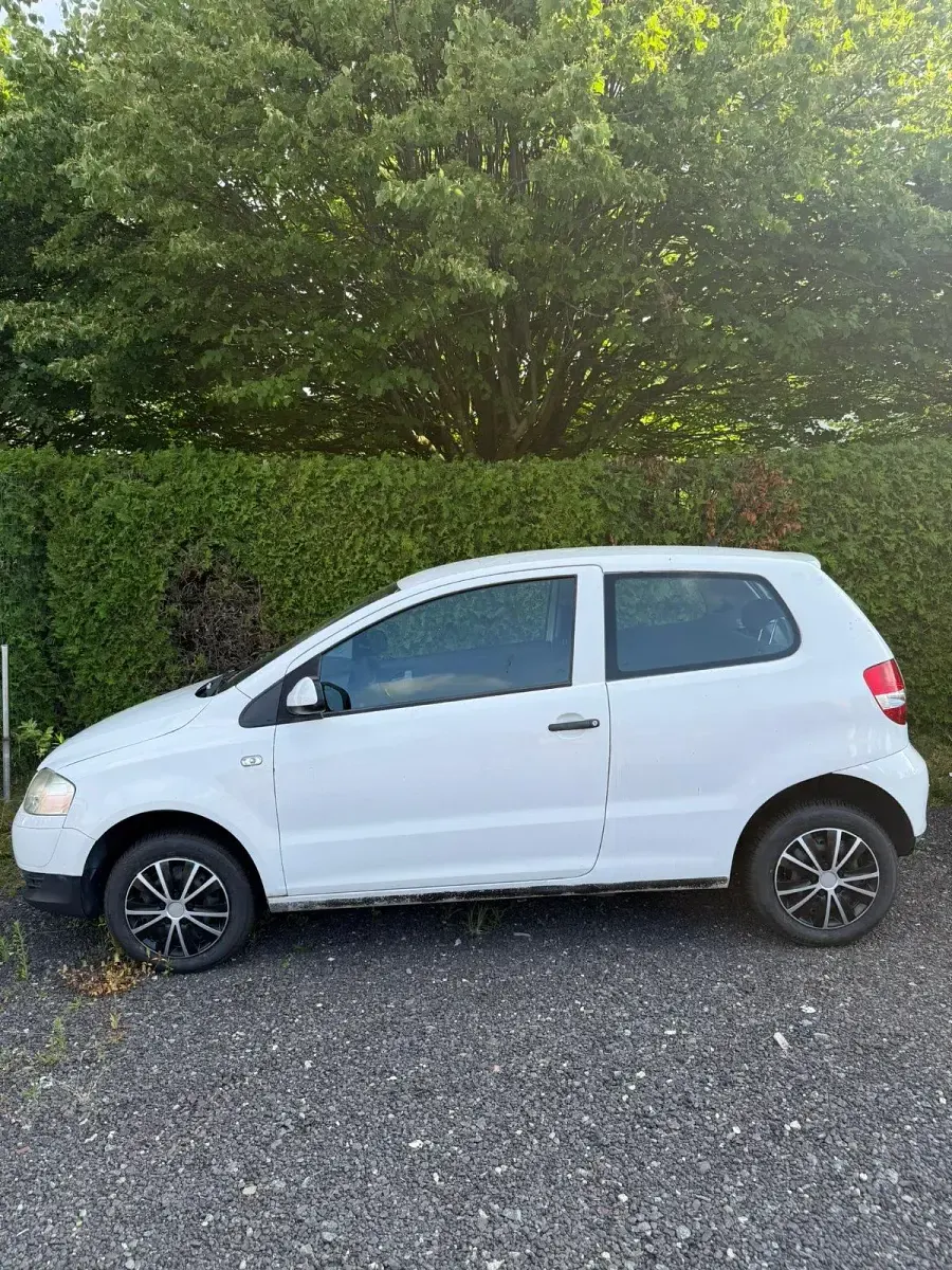 Gebraucht VW Fox 55 PS (40 kW) 2008 Weiß Kleinwagen