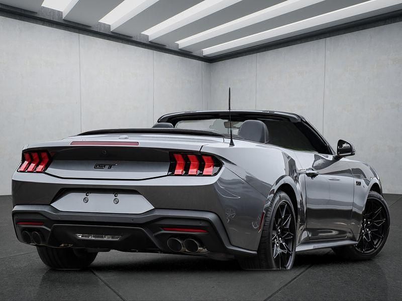 Neu Ford Mustang Convertible 446 PS (328 kW) 2026 Grau Cabrio