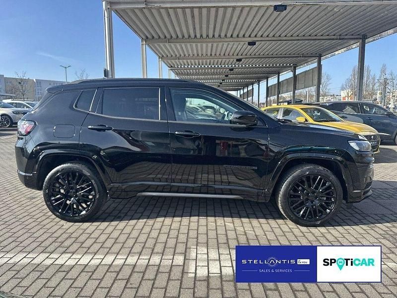 Gebraucht Jeep Compass 131 PS (96 kW) 2024 Schwarz SUV