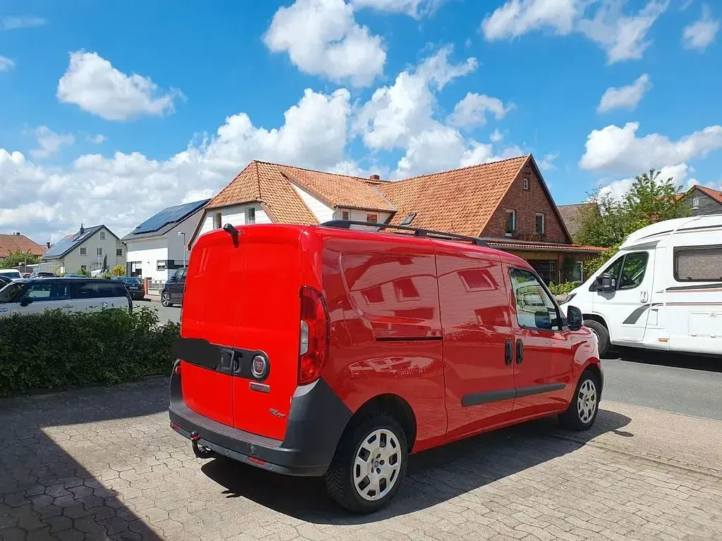 Gebraucht Fiat Doblò 135 PS (99 kW) 2016 Rot Van / Kleinbus