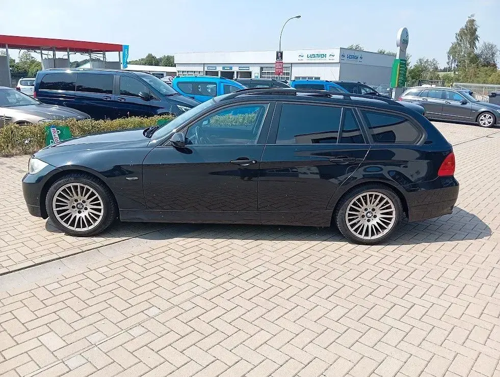 Gebraucht BMW 318 Advantage 129 PS (94 kW) 2006 Schwarz Kombi