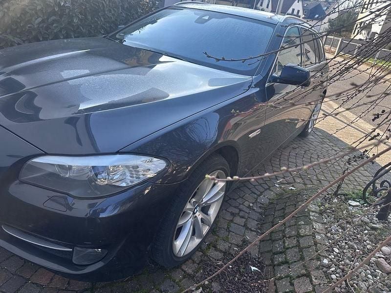 Gebraucht BMW 530 Performance 258 PS (189 kW) 2013 Braun Kombi