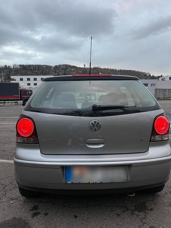 Usado VW Polo 69 HP (50 kW) 2008 Cinzento Citadino