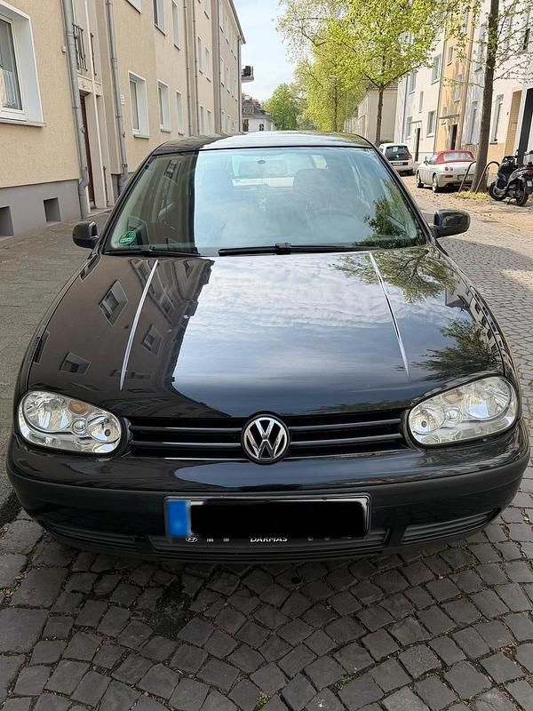 Usata VW Golf IV 105 CV (77 kW) 2000 Nero Utilitaria