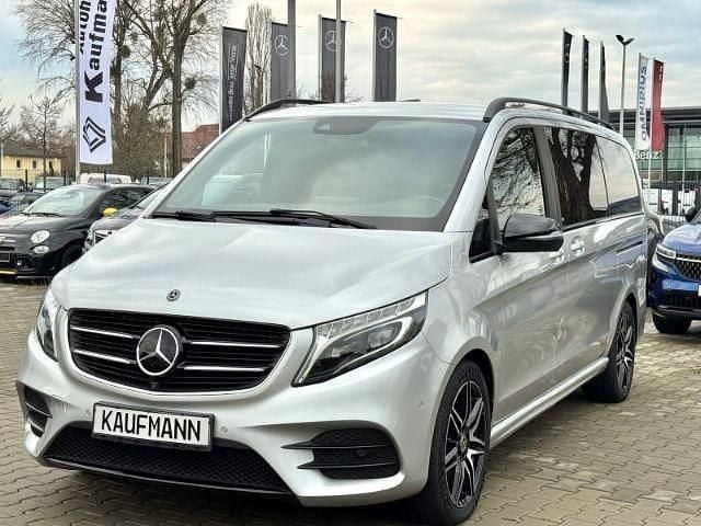 Brillantsilber metallic Gebraucht 2018 Mercedes V250 AMG line Van / Kleinbus | 42.890 € (Guter Preis) - Bild 1/4