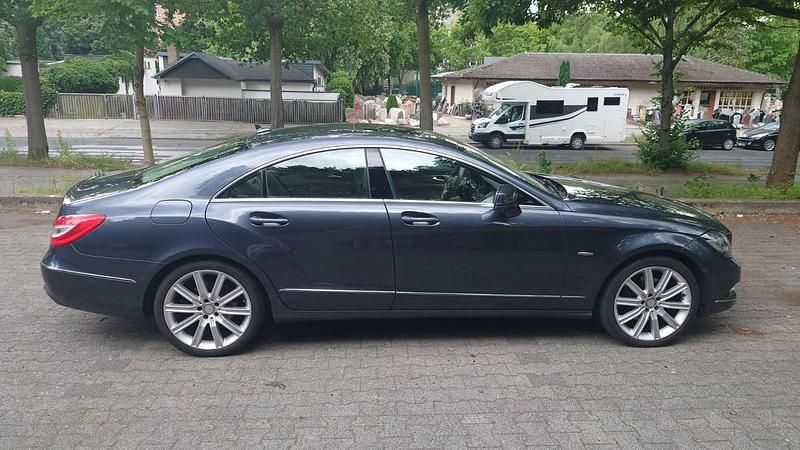 Gebraucht Mercedes CLS350 265 PS (194 kW) 2011 Grau Limousine