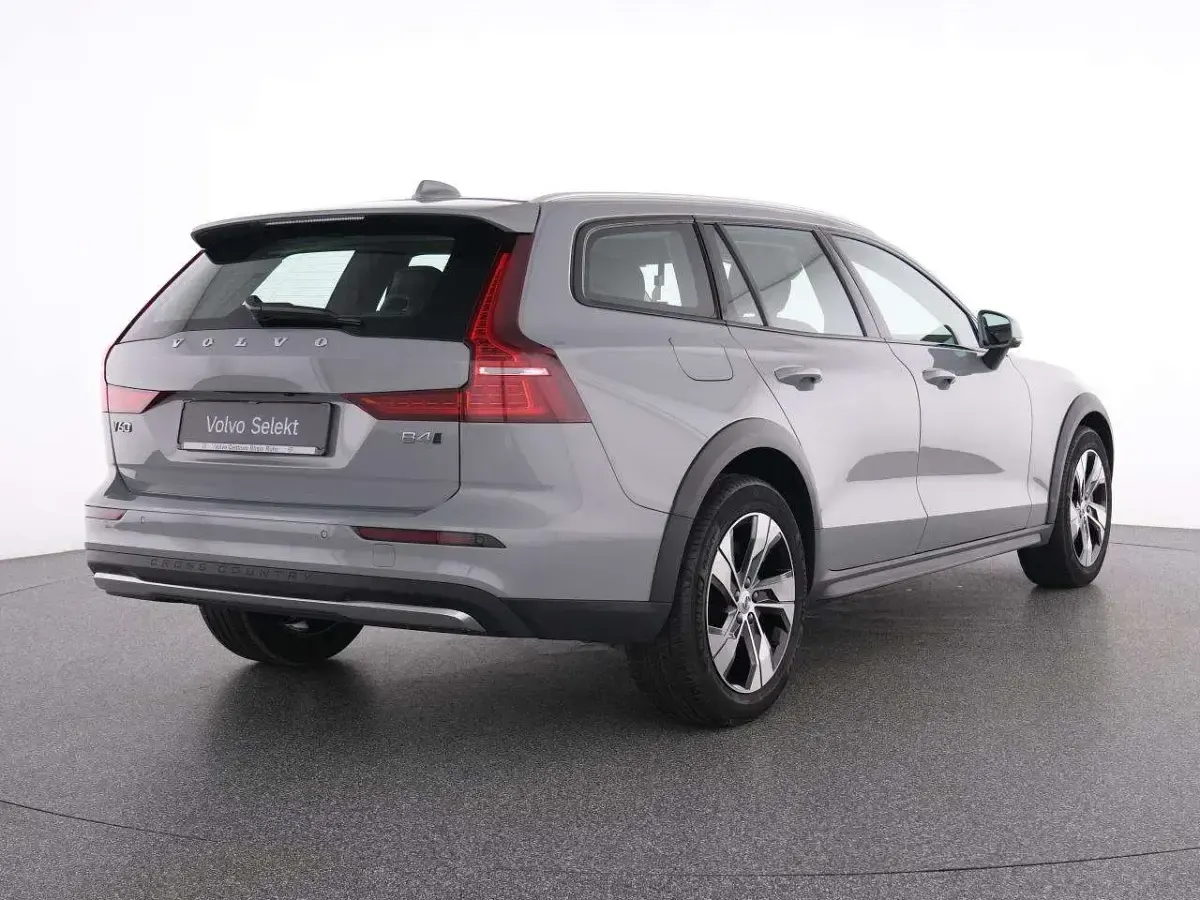 Occasion Volvo V60 CC Plus 197 ch (144 kW) 2023 Gris Break