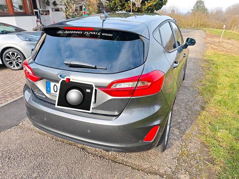 Grau Gebraucht 2020 Ford Fiesta Cool & Connect Kleinwagen | 9.000 € (Superpreis) - Bild 1/4