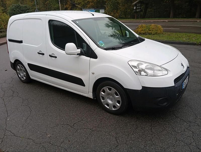Weiß Gebraucht 2012 Peugeot Partner Van / Kleinbus | 5.200 € (Fairer Preis) - Bild 1/4