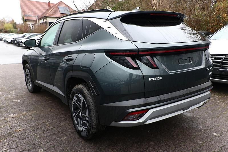 Neu Hyundai Tucson Select 215 PS (158 kW) 2025 Cypress green mineraleffekt SUV