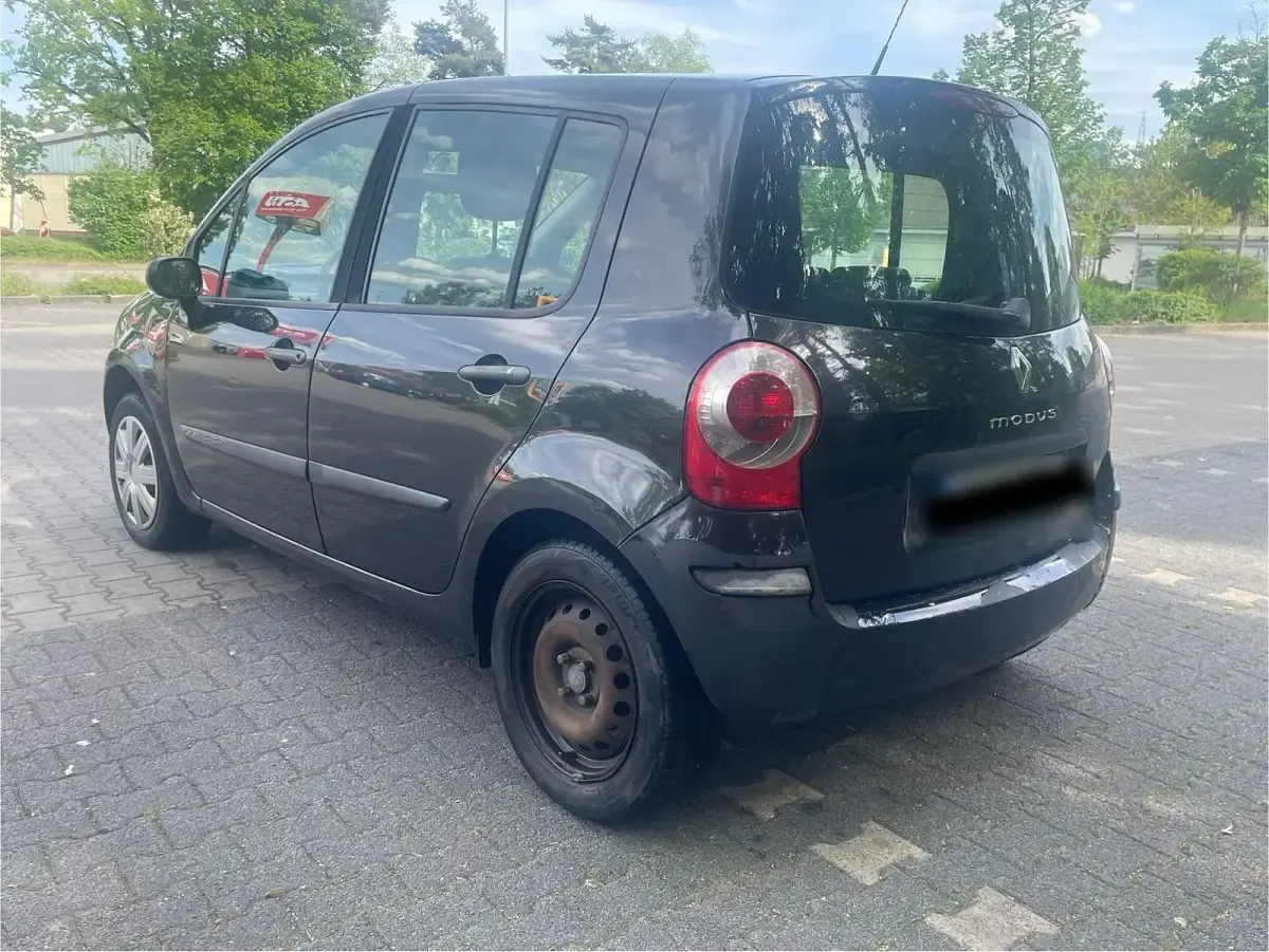 Używany Renault Modus 88 KM (64 kW) 2006 Czarny Minivan