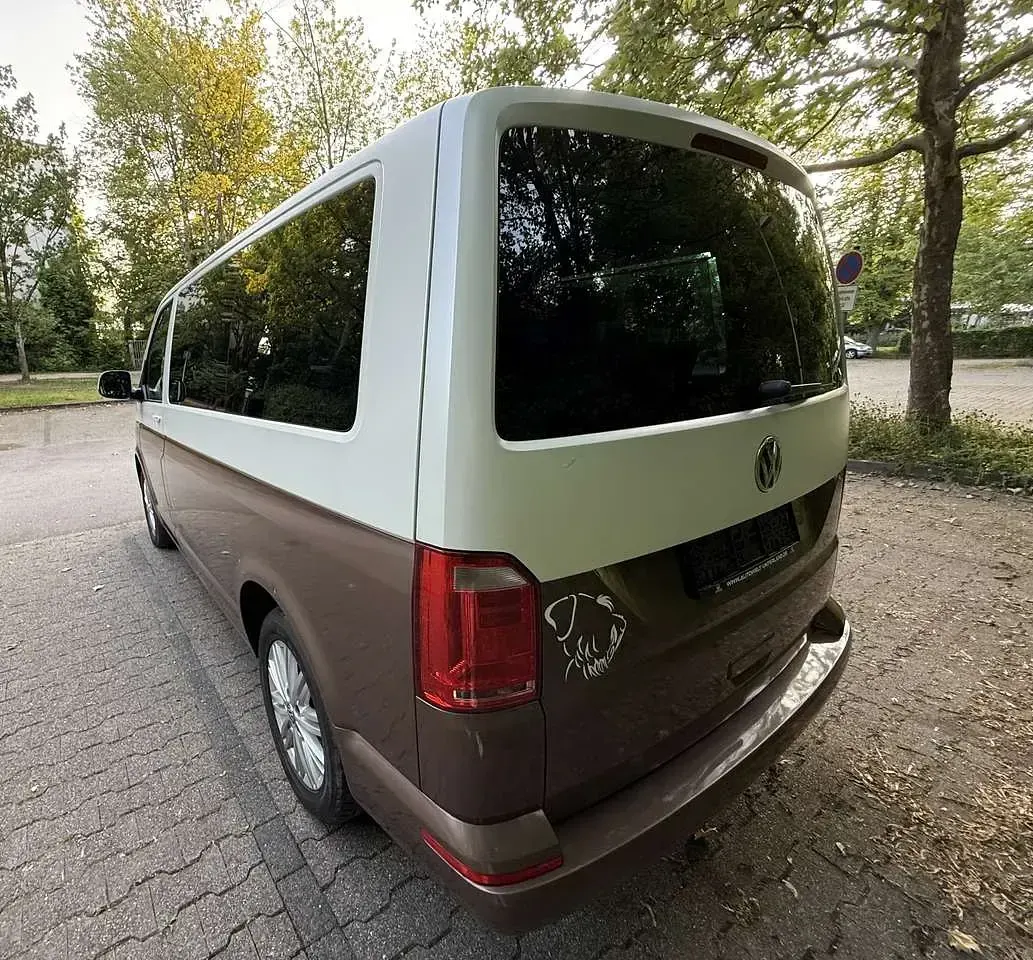Gebraucht VW Multivan Comfortline 204 PS (150 kW) 2018 Bambusgarden green metallic Van / Kleinbus