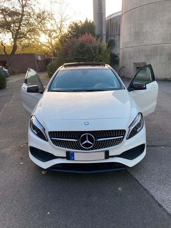 Weiß Gebraucht 2016 Mercedes A200 AMG line Limousine | 15.999 € (Etwas zu teuer) - Bild 1/4