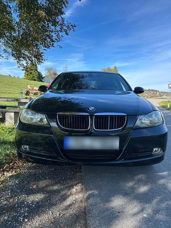 Gebraucht BMW 320 150 PS (110 kW) 2007 Schwarz Limousine