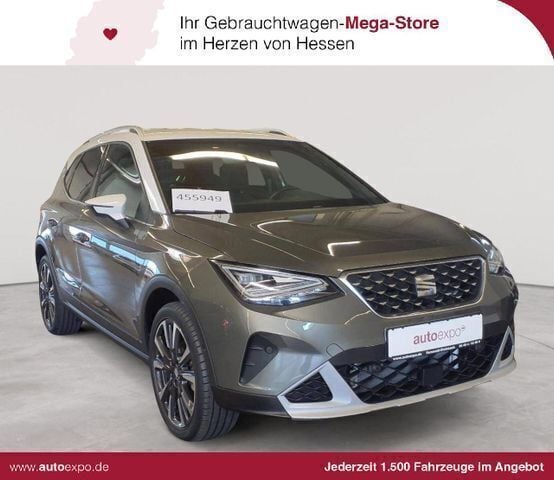 Cliff grau metallic / dach weiß Gebraucht 2024 Seat Arona Xperience SUV | 22.490 € (Superpreis) - Bild 1/4
