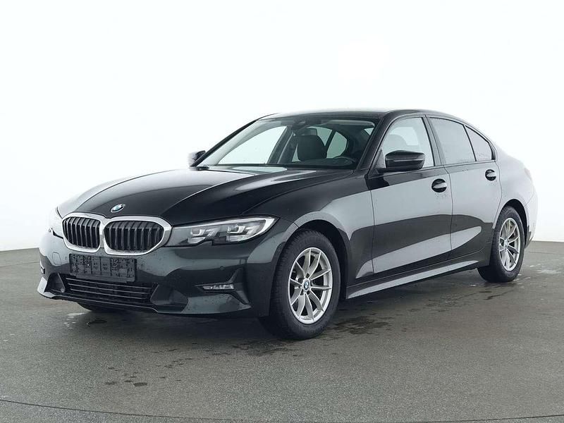 Black sapphire metallic Gebraucht 2021 BMW 318 Advantage Limousine | 19.700 € (Guter Preis) - Bild 1/4