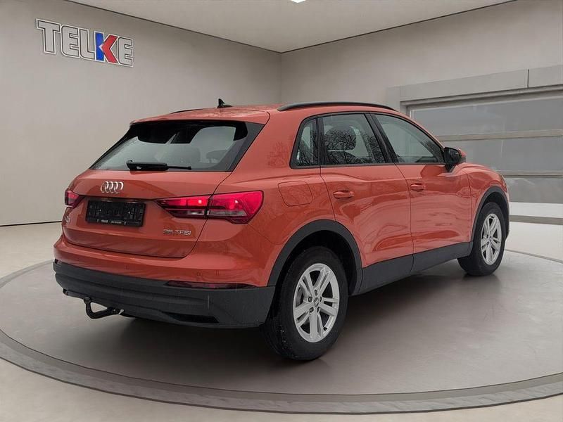 Gebraucht Audi Q3 Basis 150 PS (110 kW) 2019 Orange SUV