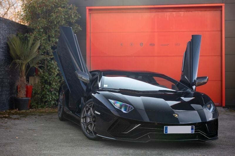 Schwarz Gebraucht 2022 Lamborghini Aventador | 586.000 € - Bild 1/4
