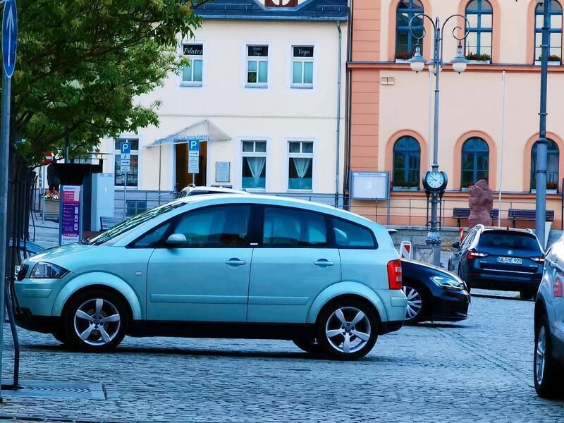 Andere außenfarben Gebraucht 2002 Audi A2 Kleinwagen | 5.300 € (Teuer) - Bild 1/4