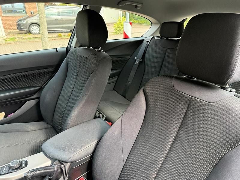 Gebraucht BMW 114 105 PS (77 kW) 2014 Weiß Kleinwagen