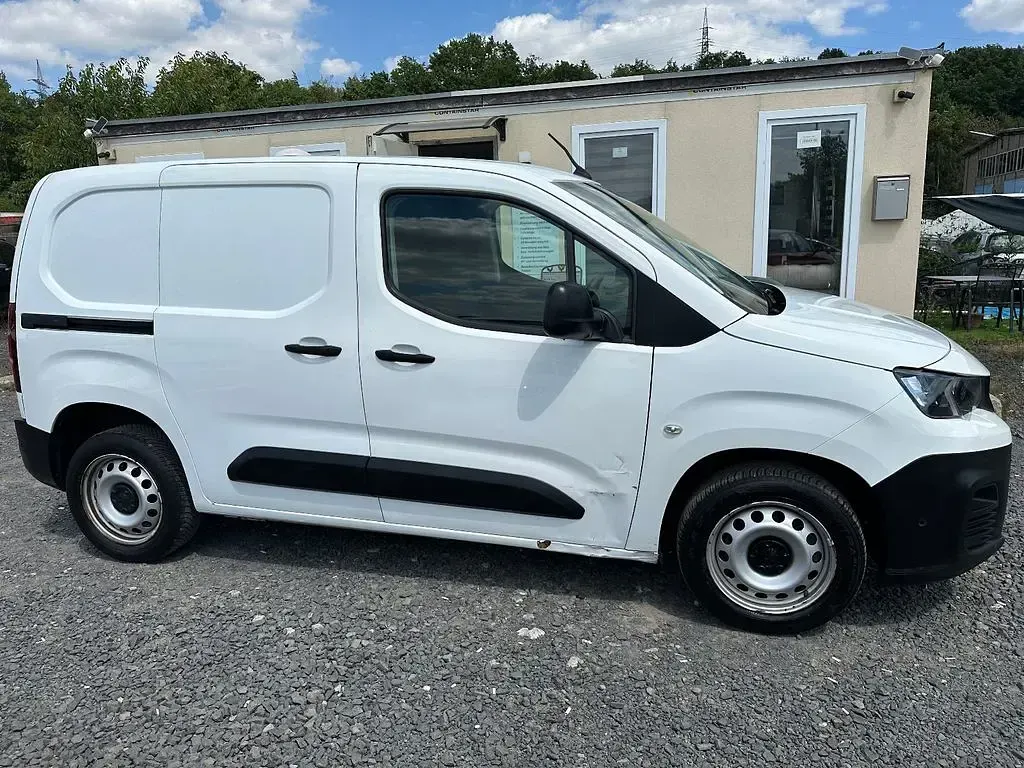 Gebraucht Peugeot Partner Premium 131 PS (96 kW) 2019 Blanc banquise Van / Kleinbus