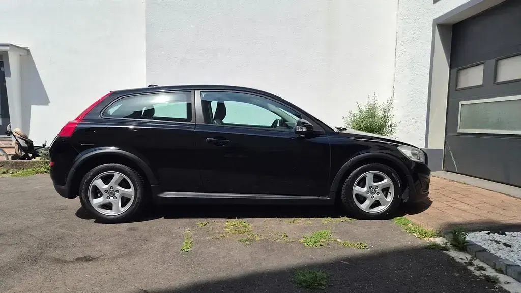 Gebraucht Volvo C30 Kinetic 114 PS (83 kW) 2010 Schwarz Kleinwagen