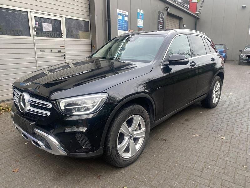 Schwarz Gebraucht 2021 Mercedes GLC300e SUV | 29.850 € (Superpreis) - Bild 1/4