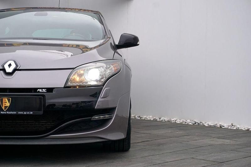 Gebraucht Renault Mégane III 250 PS (183 kW) 2011 Grau Coupé