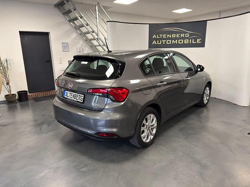 Gebraucht Fiat Tipo Lounge 120 PS (88 kW) 2016 Grau Limousine