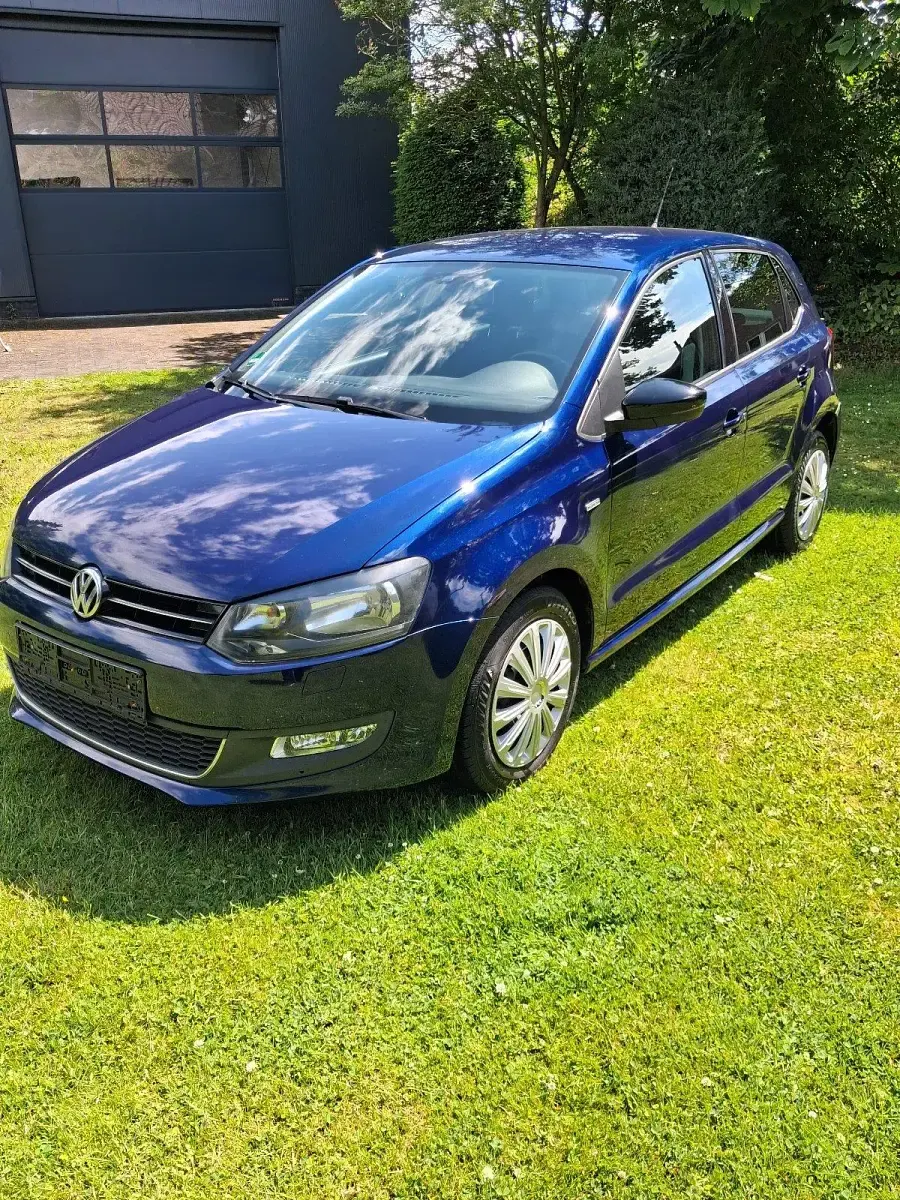 Gebraucht VW Polo Match 69 PS (50 kW) 2012 Blau Kleinwagen