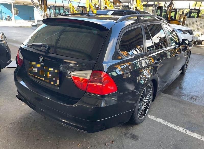 Gebraucht BMW 318 Advantage 129 PS (94 kW) 2007 Schwarz Kombi