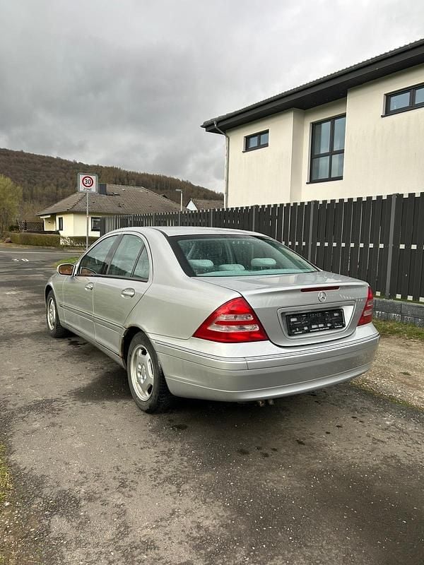 Gebraucht Mercedes C200 163 PS (119 kW) 2003 Silber Limousine