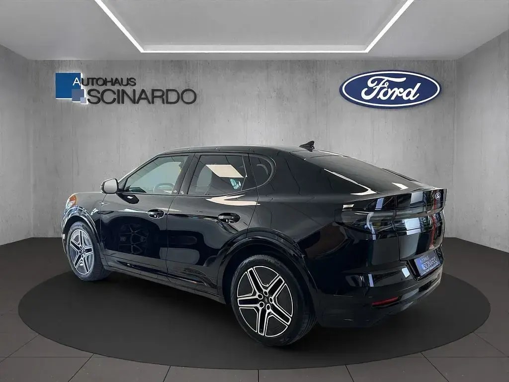 Używany Ford Capri Premium 250 kW (340 KM) 2025 Czarny SUV