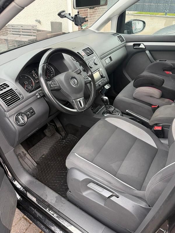 Gebraucht VW Touran 140 PS (102 kW) 2013 Schwarz Van / Kleinbus