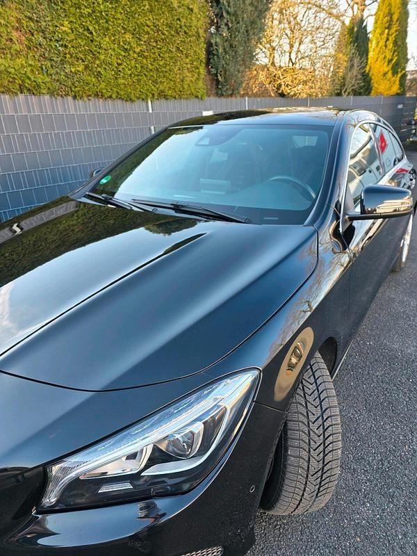 Gebraucht Mercedes CLA200 156 PS (114 kW) 2019 Schwarz Kombi