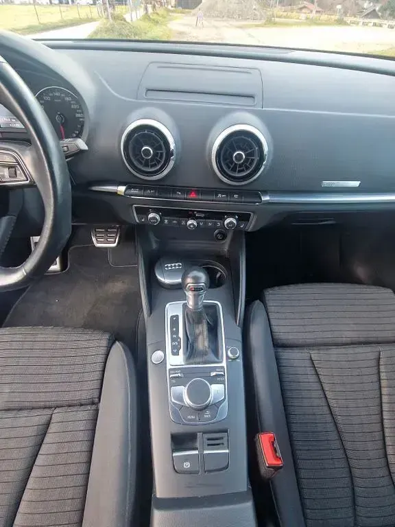 Gebraucht Audi A3 Sport 150 PS (110 kW) 2017 Grau Limousine