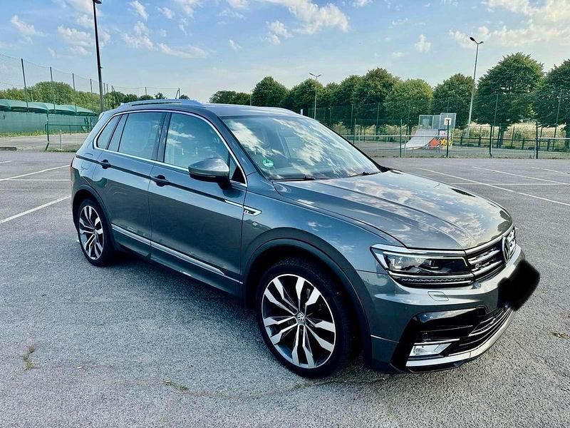Grau Gebraucht 2017 VW Tiguan SUV | 18.500 € (Fairer Preis) - Bild 1/4