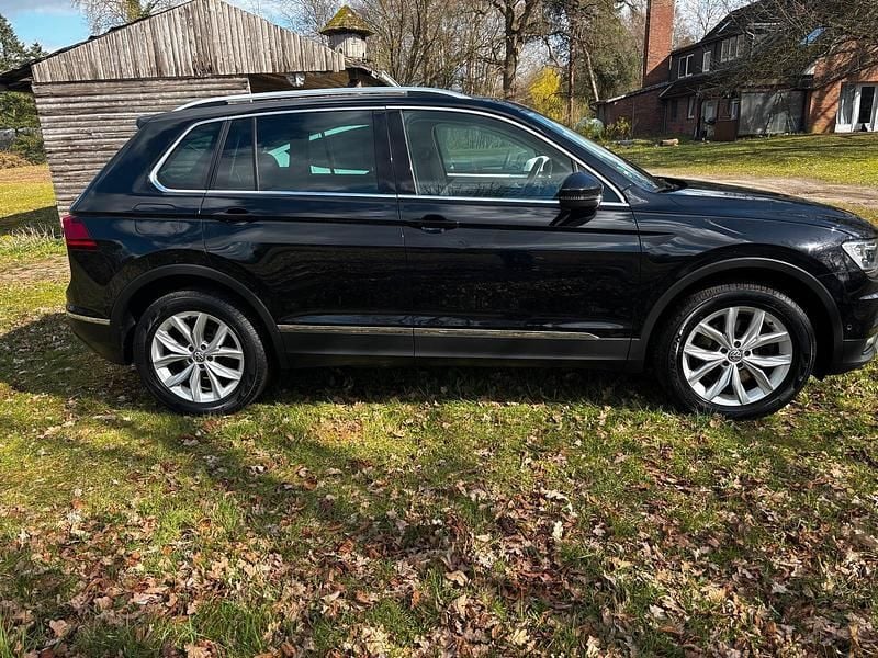 Gebraucht VW Tiguan Highline 190 PS (139 kW) 2020 Schwarz SUV
