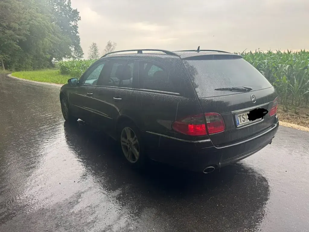 Gebraucht Mercedes E320 Avantgarde 224 PS (164 kW) 2008 Schwarz Limousine