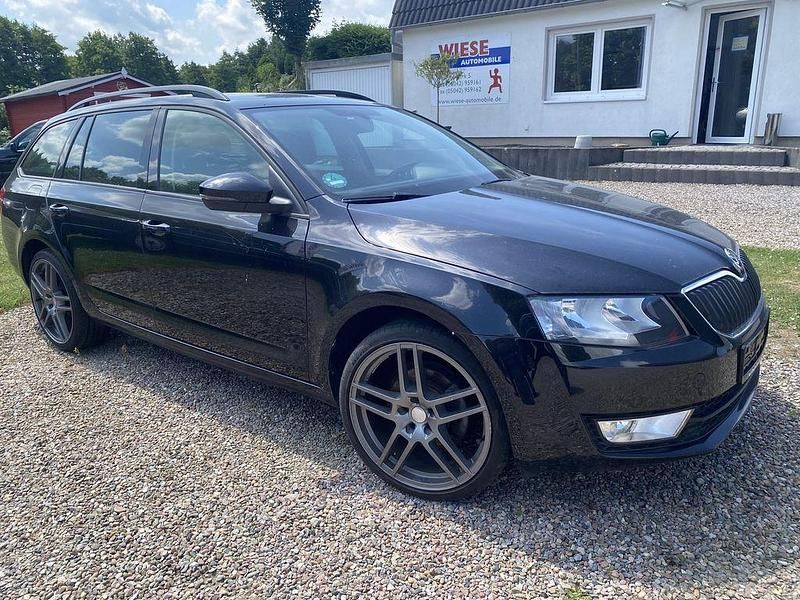 Schwarzmagic perleffekt Gebraucht 2015 Skoda Octavia Ambition Kombi | 11.640 € (Etwas zu teuer) - Bild 1/3