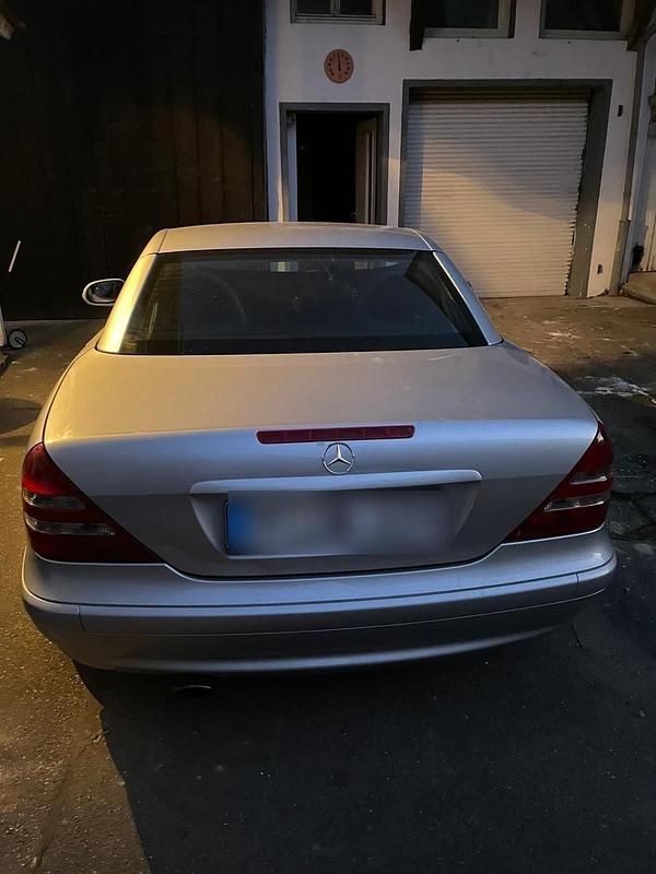 Gebraucht Mercedes SLK200 163 PS (119 kW) 2002 Silber Cabrio
