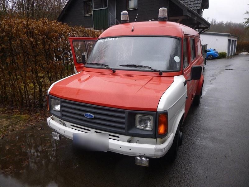 Gebraucht Ford Transit 77 PS (56 kW) 1985 Rot Van / Kleinbus